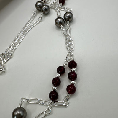 Red agata and grey pearls on silver necklace