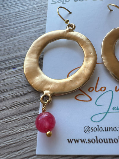 Pink giada earrings with round gold colored zama elements and brass