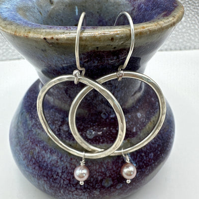 Silver round rings and lavender pearls earrings