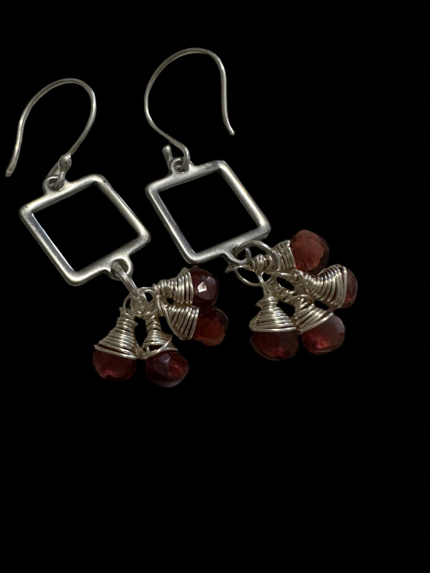 Granato earrings with square steel elements and silver