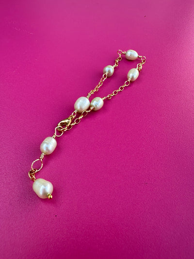 Light green freshwater pearls bracelet with brass chain 