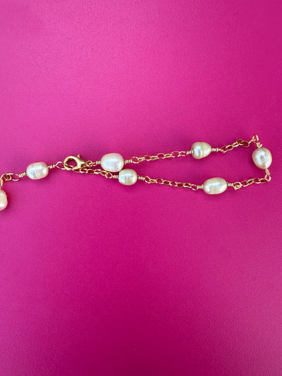 Light green freshwater pearls bracelet with brass chain 