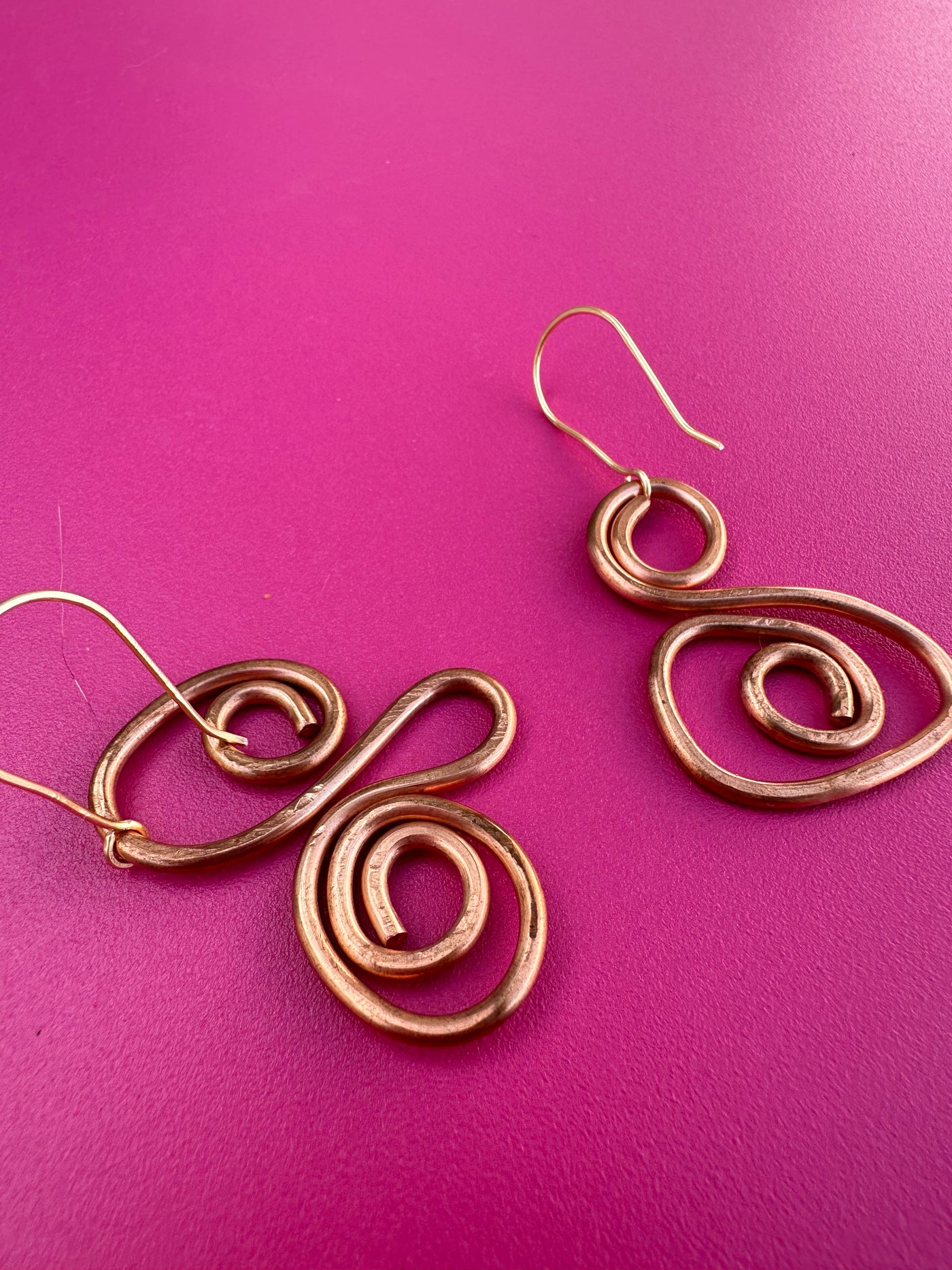 Brass circunvolutions earrings 