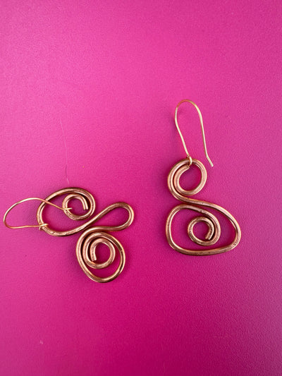 Brass circunvolutions earrings 