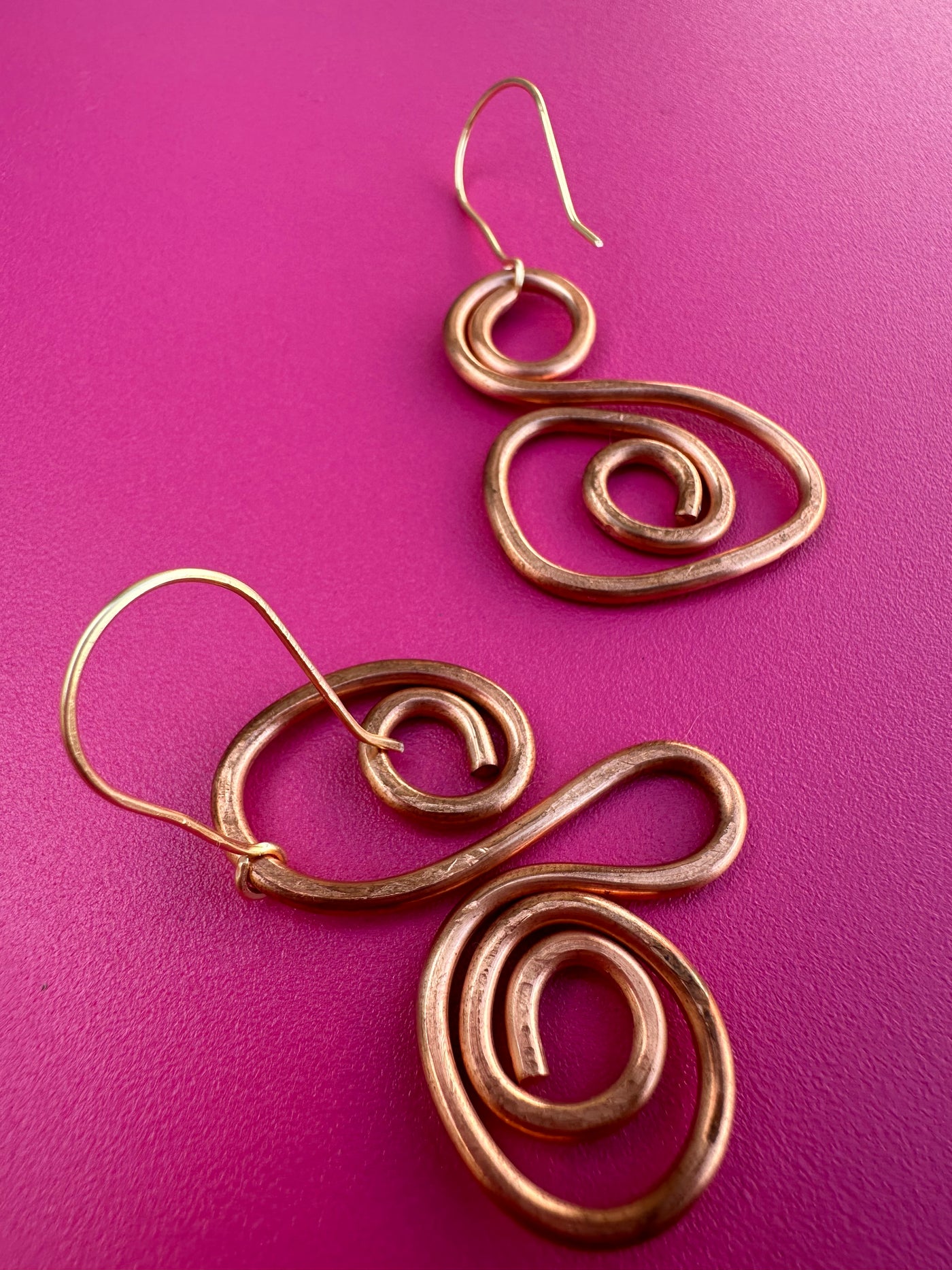 Brass circunvolutions earrings 