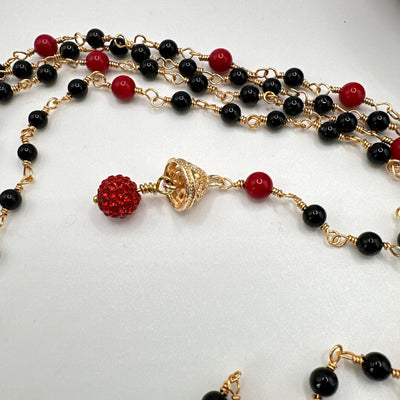 Scarf long necklace in brass and onyx with red corals