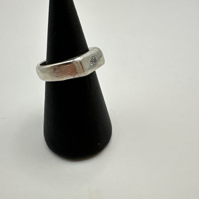 Delicate silver ring with topaz blue ciel 3 mm.