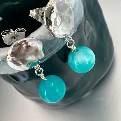 Brass earrings with aqua giada pearls