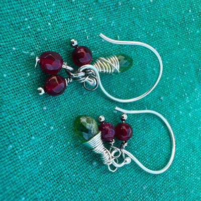 Peridot, agata porpora and silver earrings