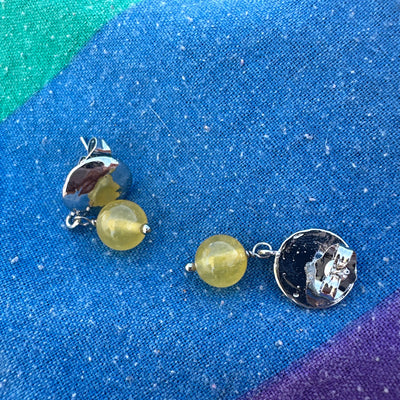 Yellow giada earrings with round silver colored brass elements