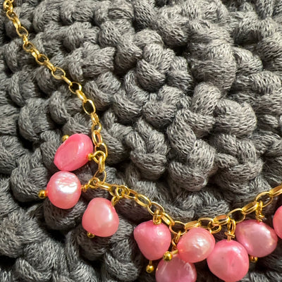 Brass chain with central pink freshwater pearls