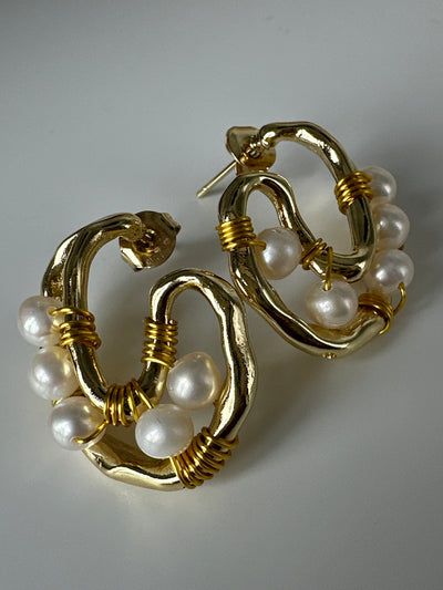 Bronze and white pearls earrings