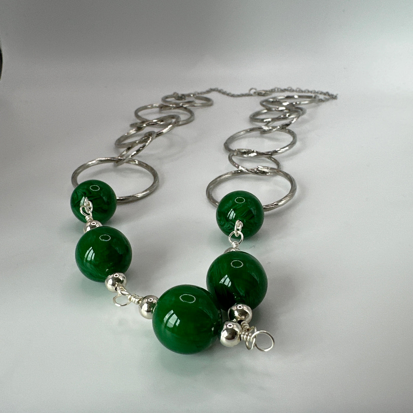 Round brass elements and imitation of birman jada pearls 14 mm necklace