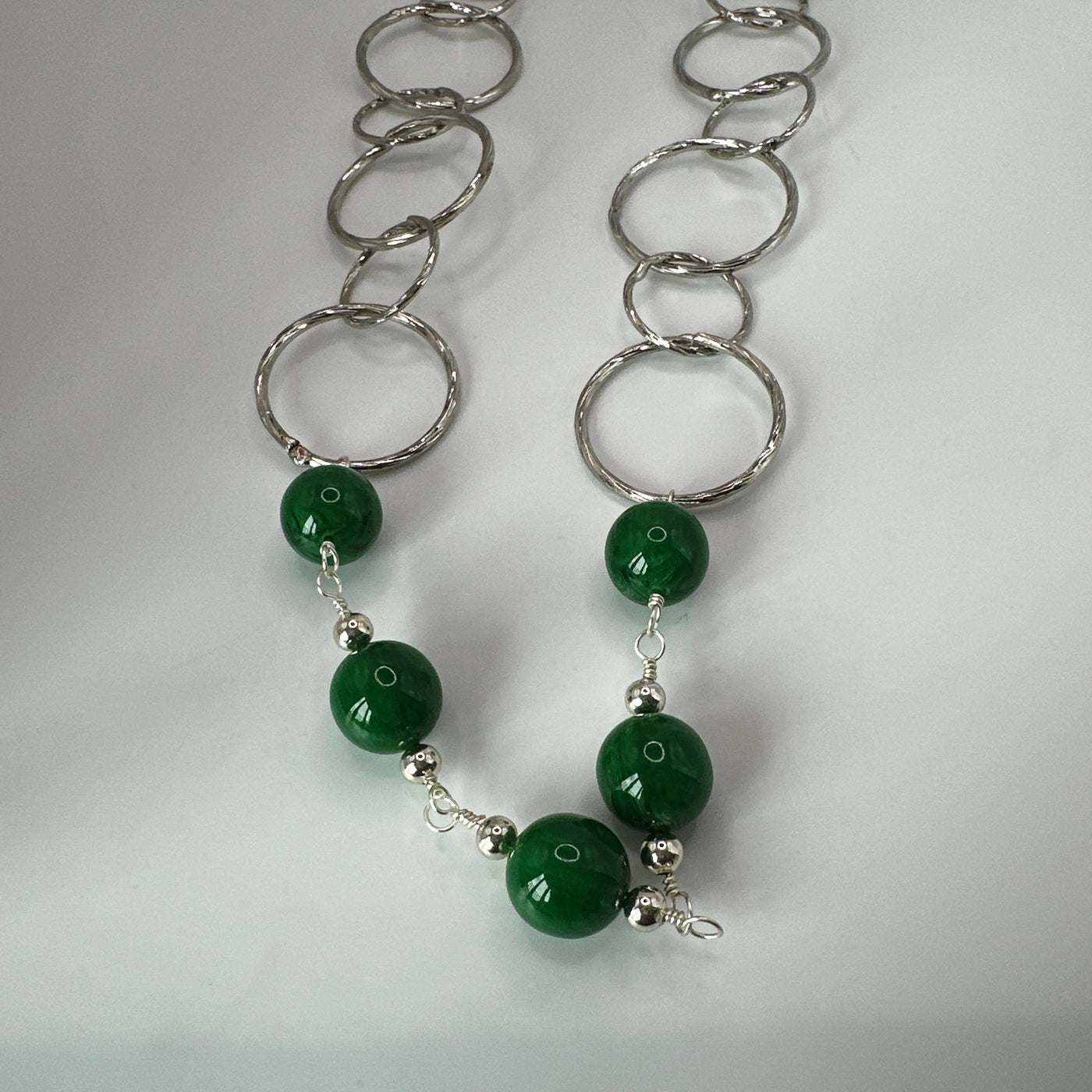 Round brass elements and imitation of birman jada pearls 14 mm necklace