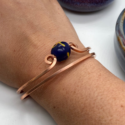 Bronze brass adjustable bracelet with hand inlaid java bead