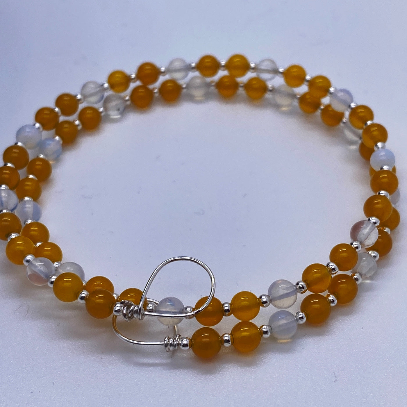 Yellow agate and opalite 4 mm small pearls bracelet.