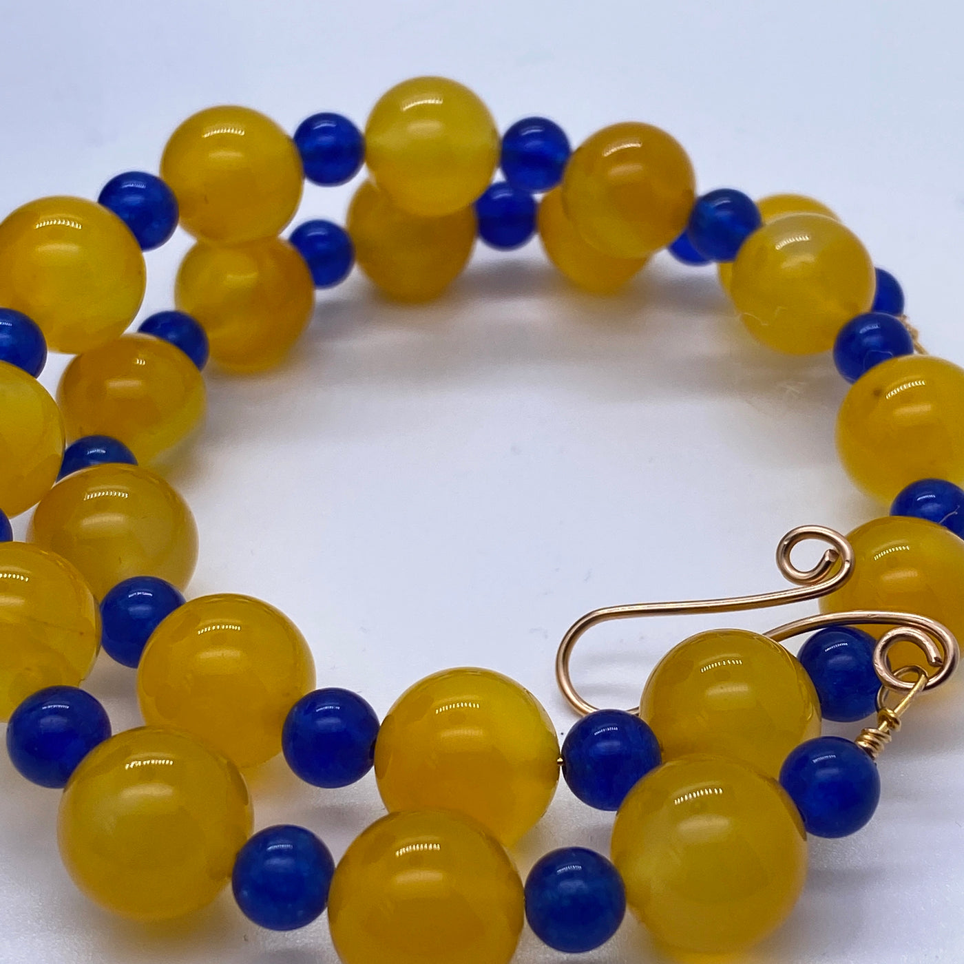 Yellow and blue agate big pearls bracelet