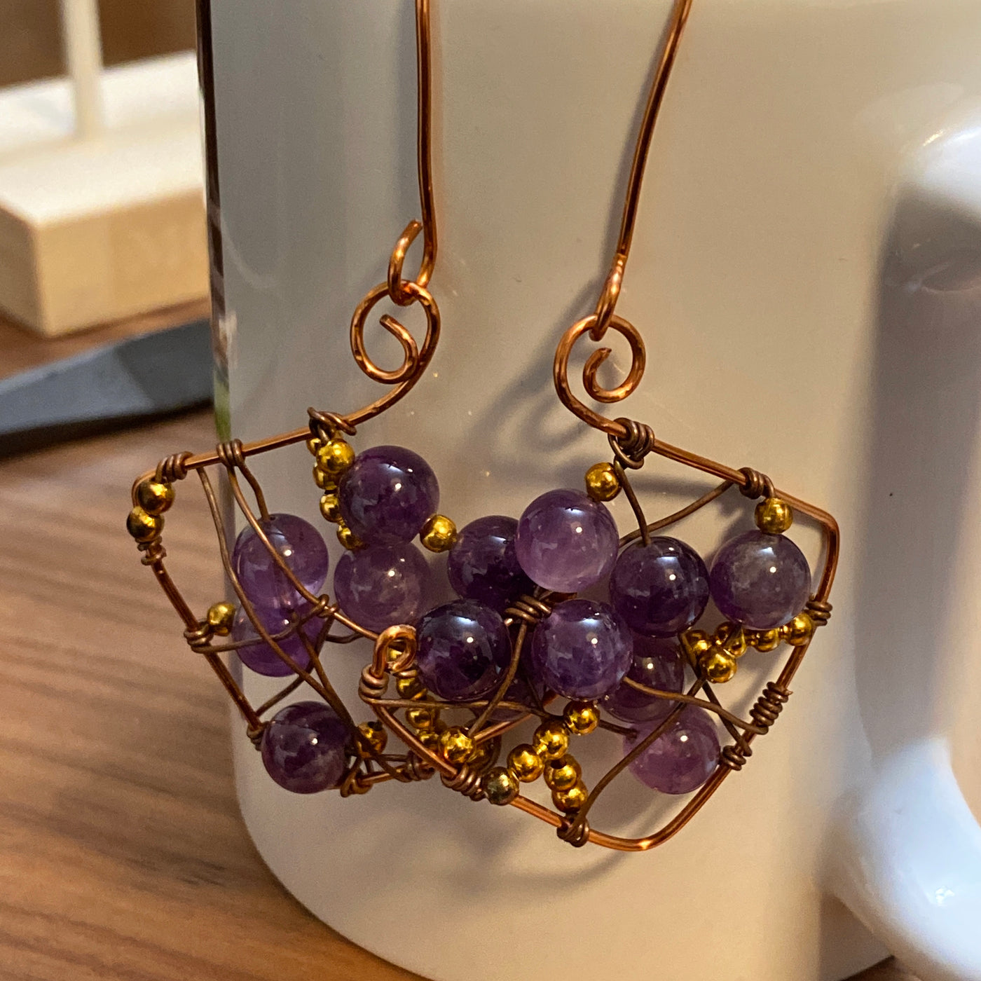 Amethysts. Earrings. Lines collection