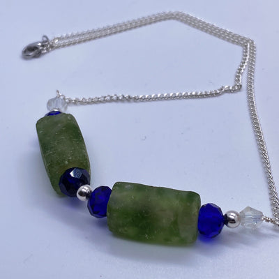 Green glass and crystal blue rondelles necklace