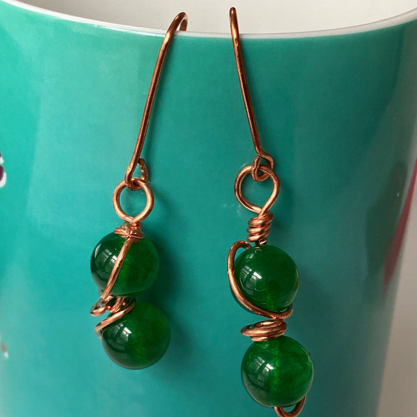 Green calcedony on chain for Shake and move collection