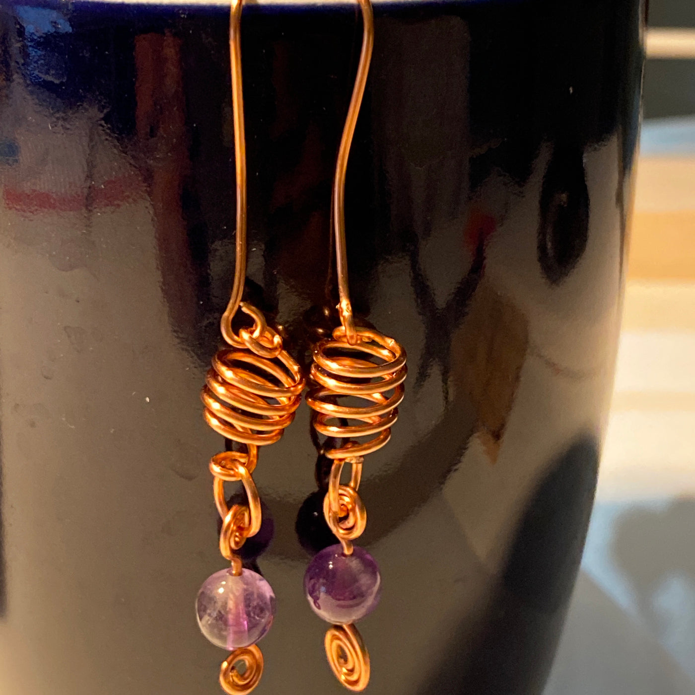Earrings Amethysts and wire. Shake and move