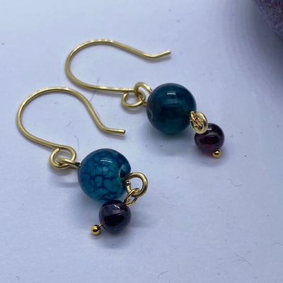 Carnelian 6 mm and dragon green pearls earrings 