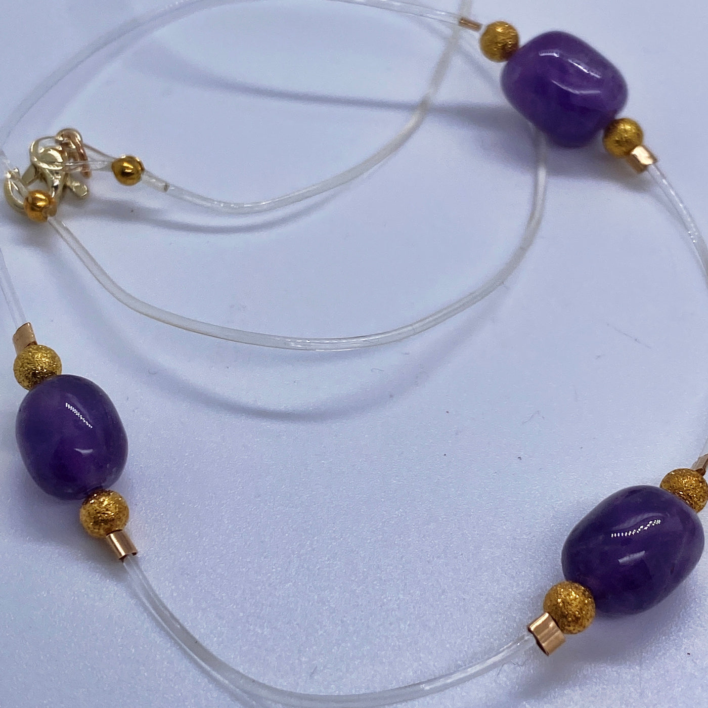 Naked necklace with amethysts