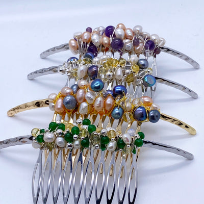 Freshwater pearls in different measures and colors (rose, white, blue), chrystal beads and golden wire on french twist 10 teeths comb alloy metal bridal wedding hair side comb gold color