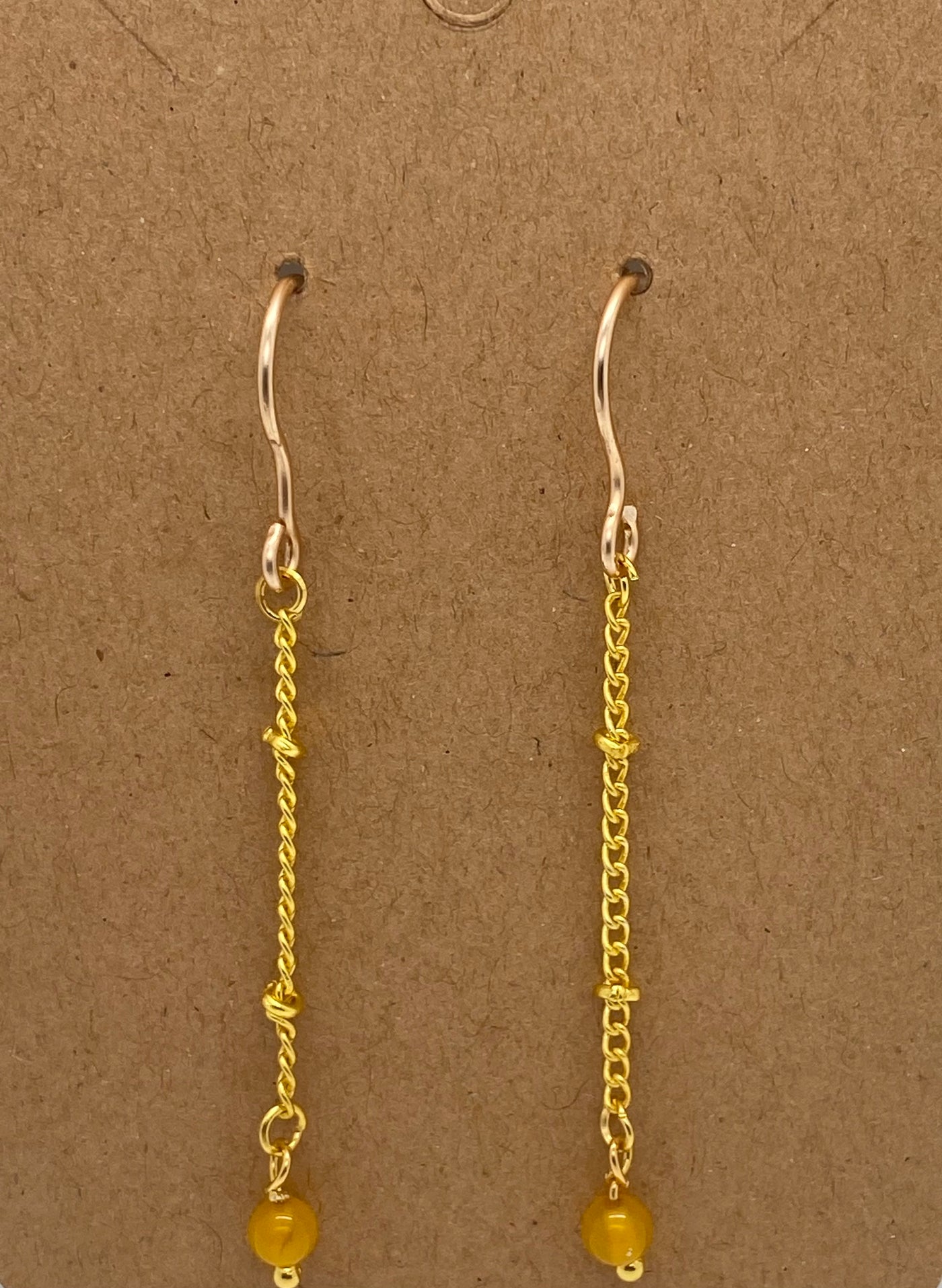 Chain earrings with yellow agate