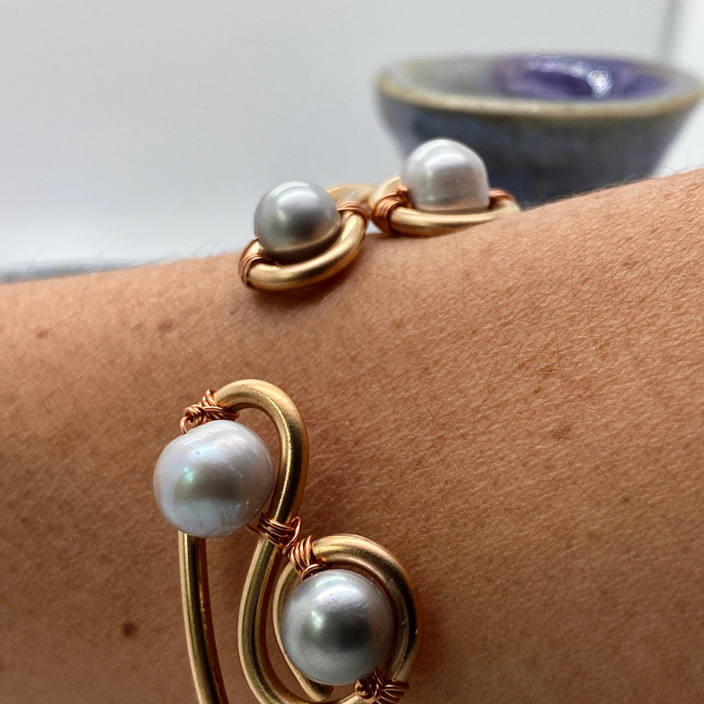 Grey freshwater pearls bracelet