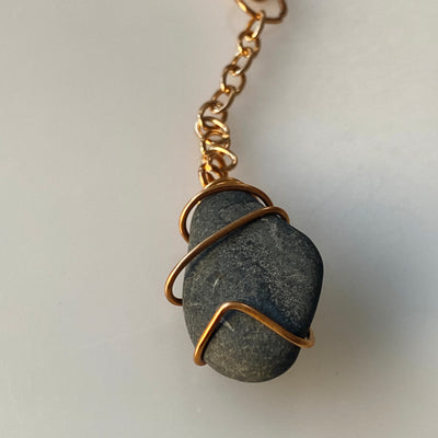 Pendant: Grey natural stone on wire