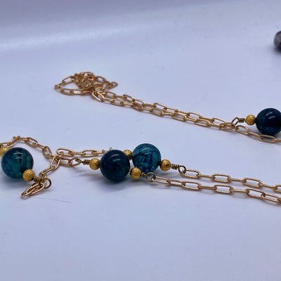 Long necklace with dragon green pearls and brass (112 cm)