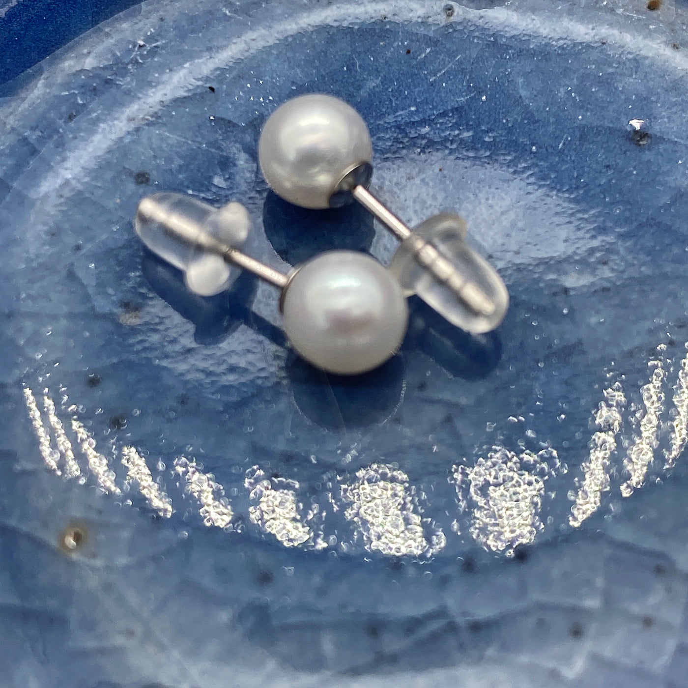 White pearls studs