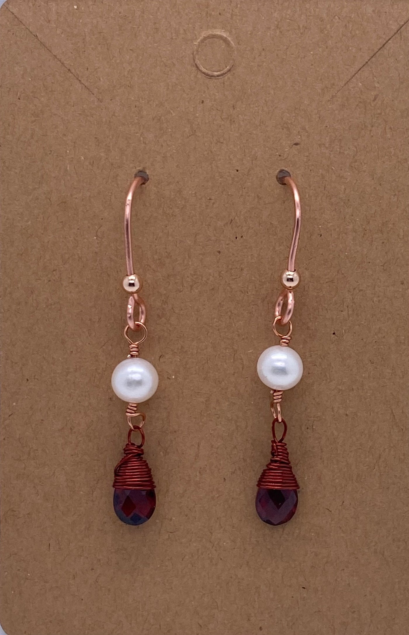 Garnet briolette and pearls earrings