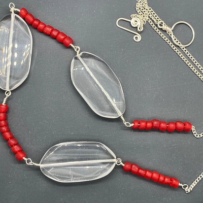 Red and white glass beads necklace