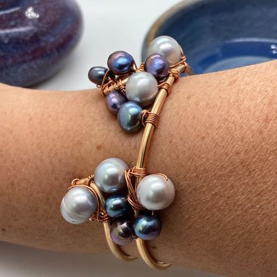 Jellow brass adjustable bracelet with hand freshwater pearls
