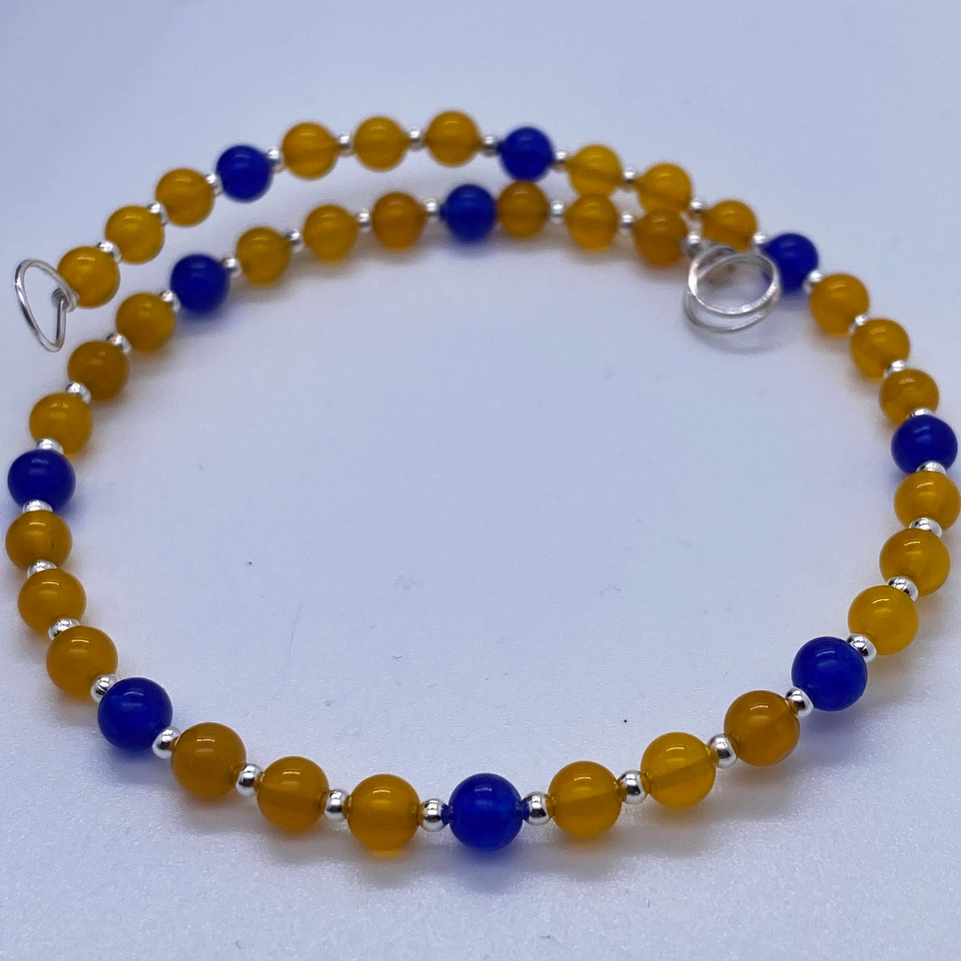 Yellow and blue agate small pearls bracelet.