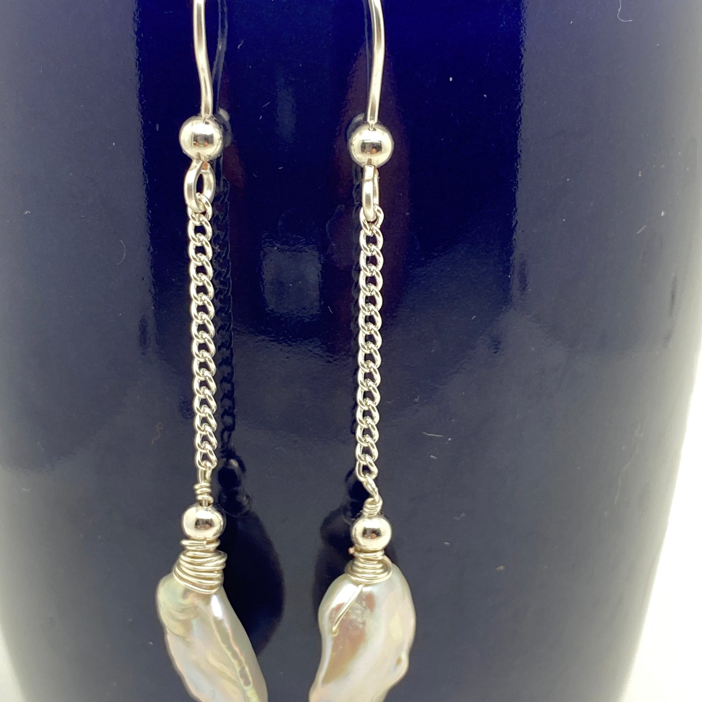 Flat pearls with silver on silver chain