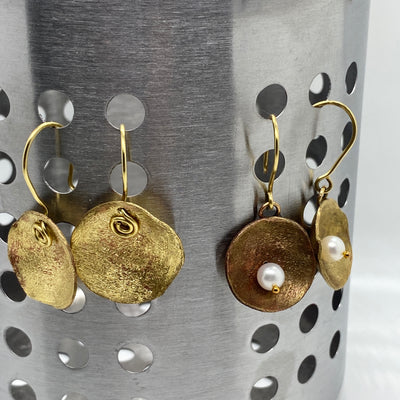 Round starry earrings- small